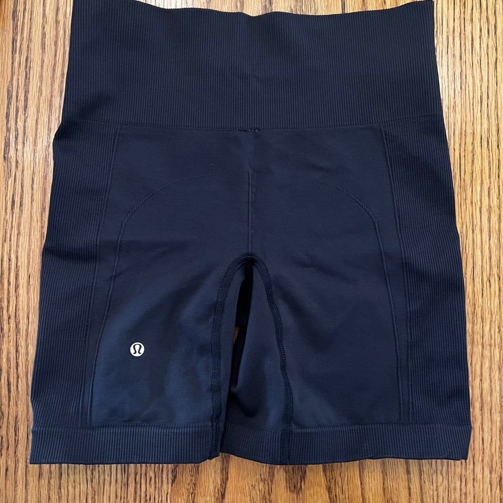 Lululemon Compression Shorts Black Training - Size Small